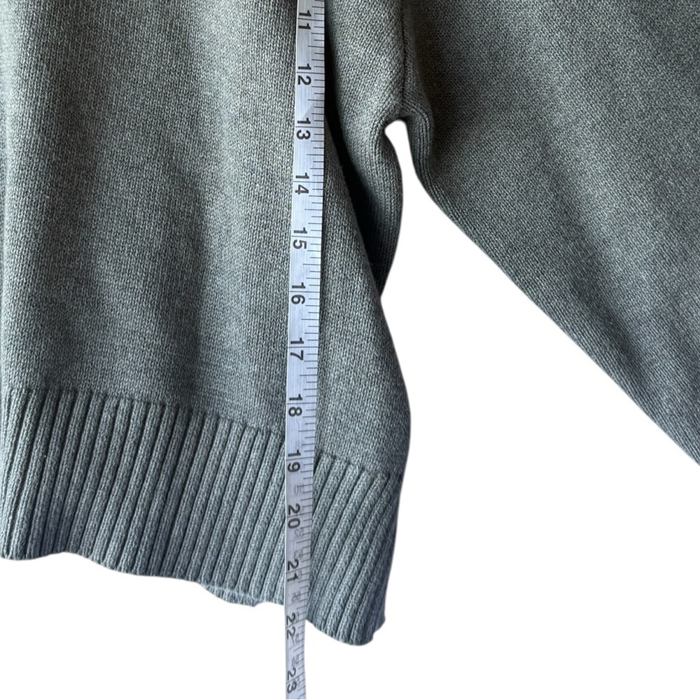 ✨2 for 1✨ Gray Cotton V-Neck Collared Sweater - Picture 4 of 6